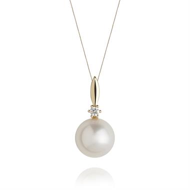 18ct Yellow Gold Freshwater Pearl and Diamond Pendant thumbnail