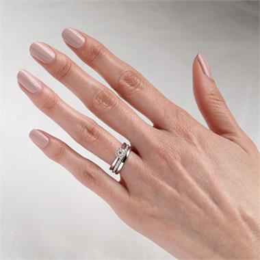 18ct White Gold Illusion Detail Diamond Cluster Engagement Ring 0.25ct thumbnail
