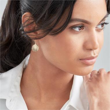 18ct Yellow Gold Shell Design Drop Earrings thumbnail