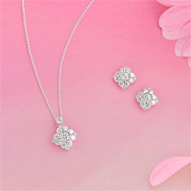 18ct White Gold Vintage Style Diamond Cluster Stud Earrings thumbnail