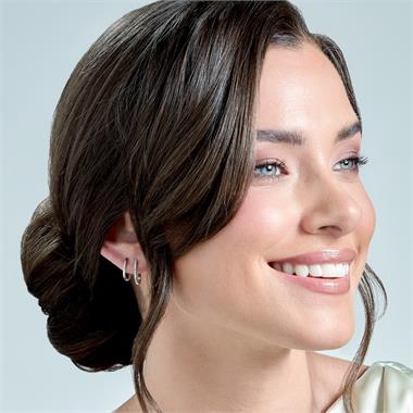 18ct White Gold Oblong Hoop Earrings thumbnail