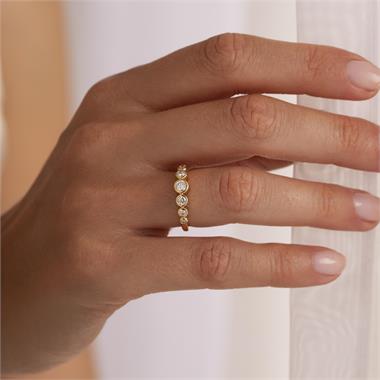 18ct Yellow Gold Graduated Bezel Set Diamond Ring 0.50ct thumbnail