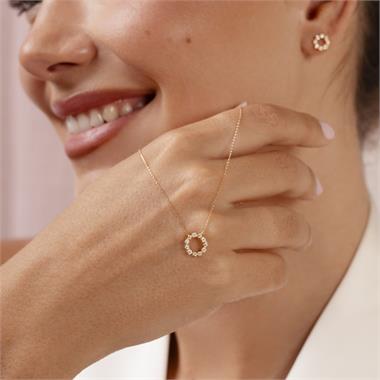 18ct Yellow Gold Diamond Circle Necklace thumbnail