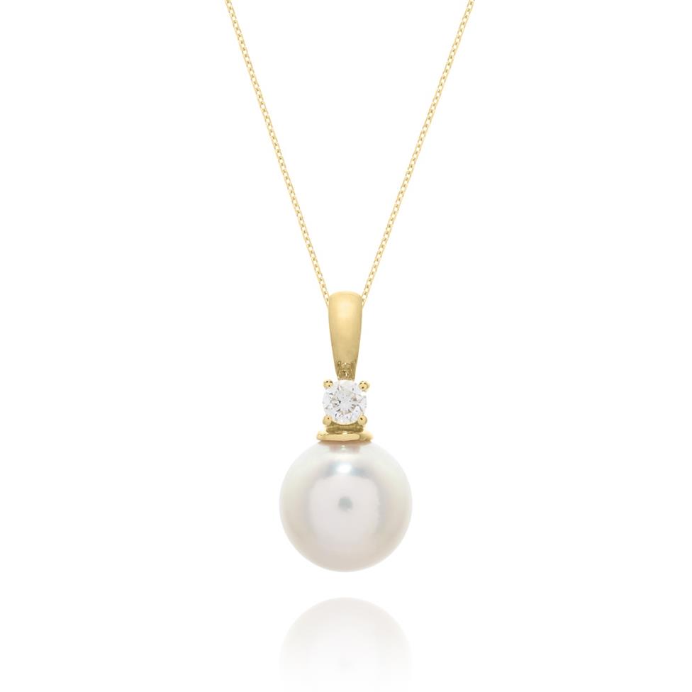18ct Yellow Gold Akoya Pearl and Diamond Pendant Thumbnail Image 0