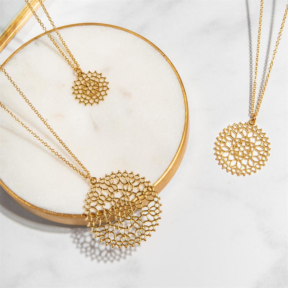Element 18ct Yellow Gold Necklace 20.5mm Thumbnail Image 2