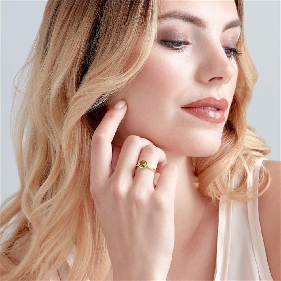 18ct Yellow Gold Peridot Rubover Dress Ring Thumbnail Image 1