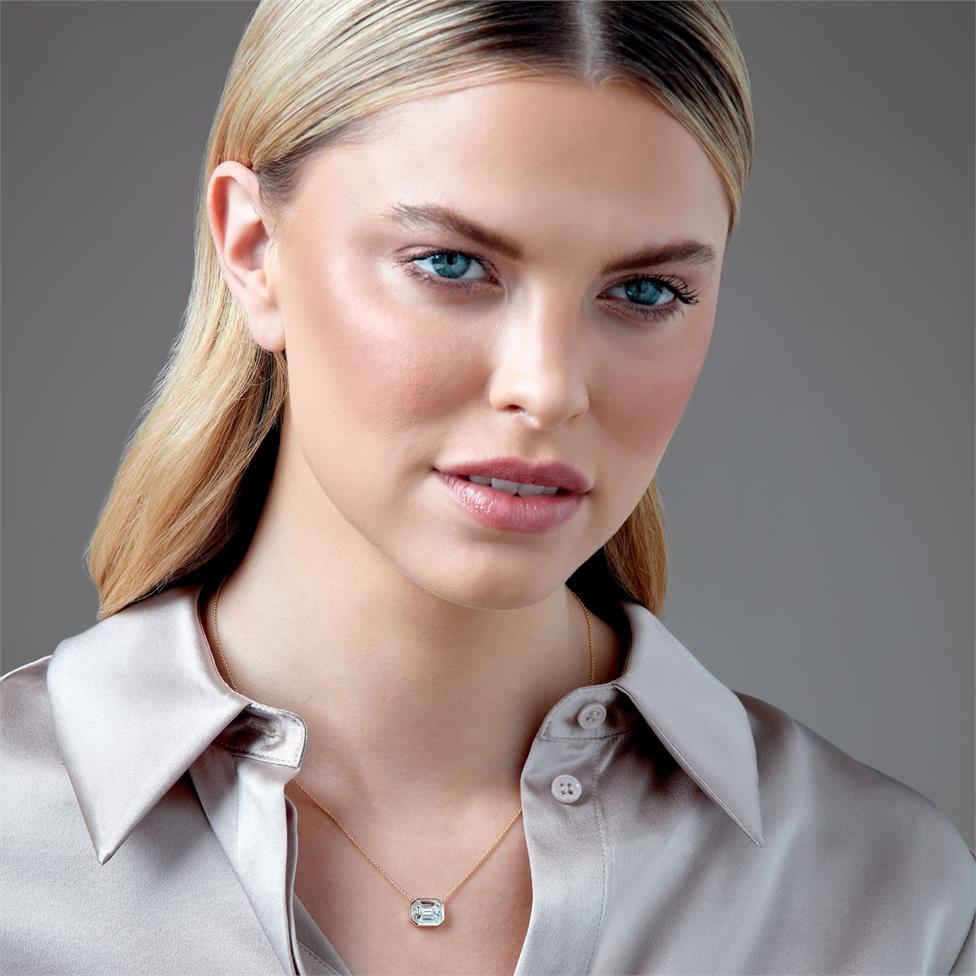 18ct Yellow Gold Emerald Shape Illusion Detail Diamond Necklace 1.00ct Thumbnail Image 1