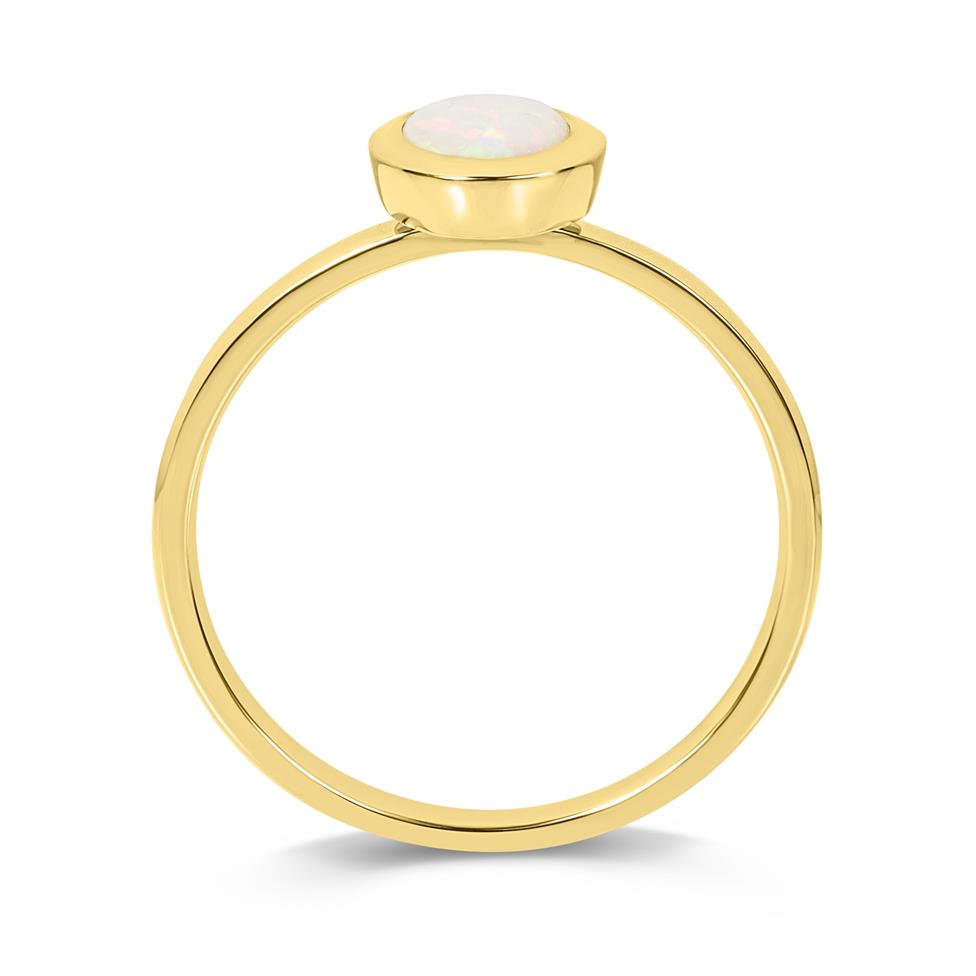 18ct Yellow Gold Oval Opal Ring Thumbnail Image 2
