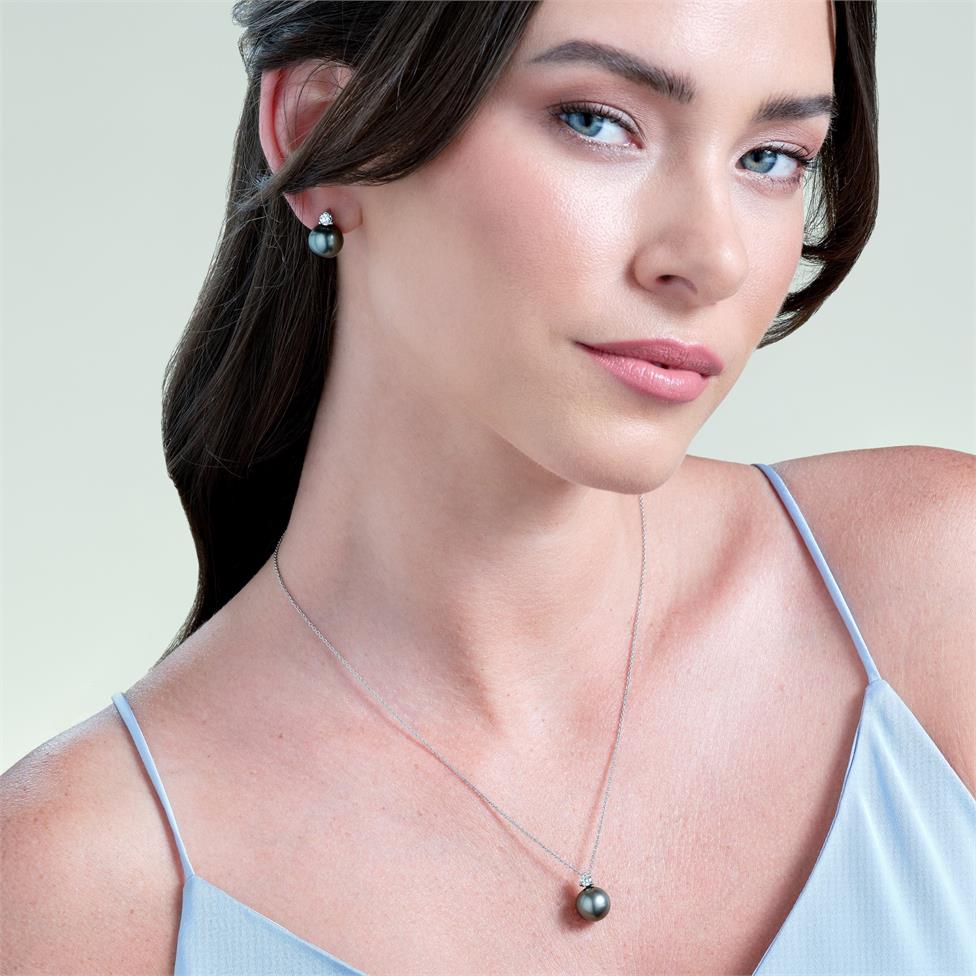 18ct White Gold Tahiti Pearl and Diamond Necklace Thumbnail Image 1