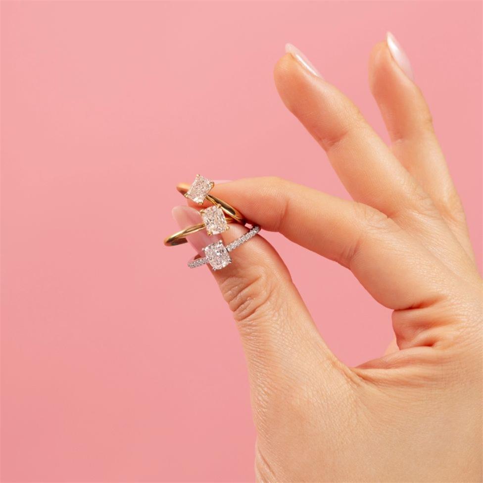 18ct Yellow Gold Cushion Diamond Engagement Ring 1.20ct Thumbnail Image 1