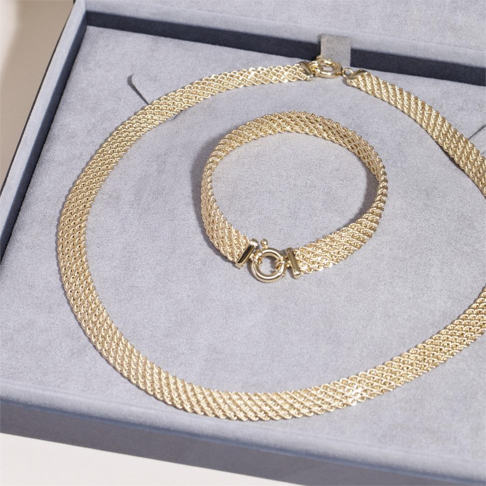 18ct Yellow Gold Five Row Rope Bracelet Thumbnail Image 3