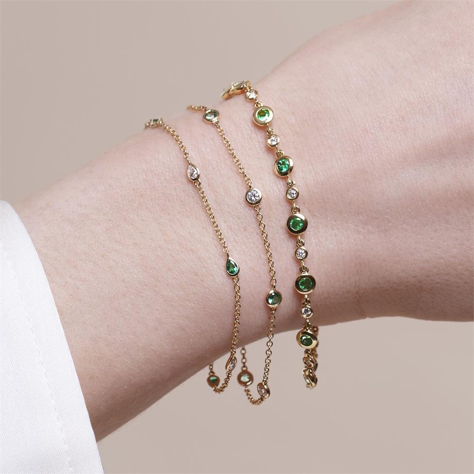 18ct Yellow Gold Emerald and Diamond Bezel Set Bracelet Thumbnail Image 1