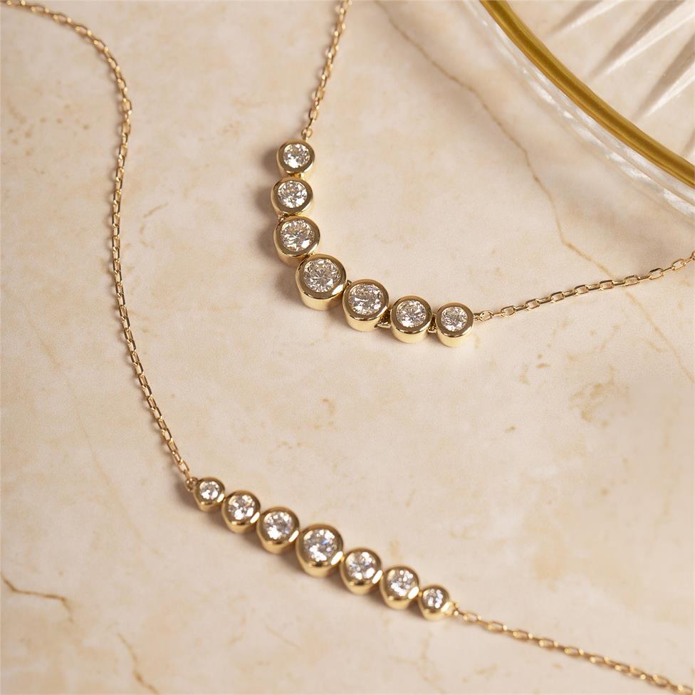 Alchemy 18ct Yellow Gold Graduated Bezel Set Diamond Bracelet Thumbnail Image 4